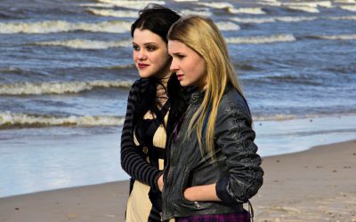 Perfect Sisters (2014)